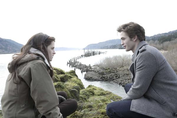 Kristen Steward and Robert Pattinson star in Twilight, the adaptation of Stephanie Meyer's bestselling book about romance, lust and some absurdly good-looking vampires.