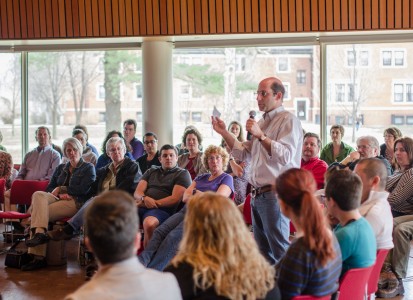 Vice-President for Communications Jim Reische leads a Town Hall on Wednesday in JRC 101. Photo by Shadman Asif.