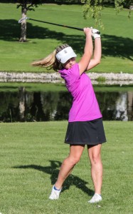 Hailey Speck ’15 led the team at the Central College invitational last weekend with a score of 91. Photo by Sarah Ruiz. 