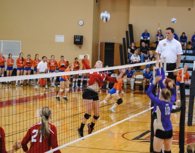 Volleyball takes second place in the ACM Invitational. Photo by Connie Lee. 