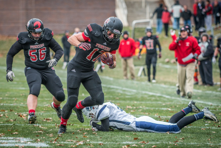 Carson Dunn ’18 led the team in rushing last Saturday against Lawrence University. Photo by Chris Lee. 