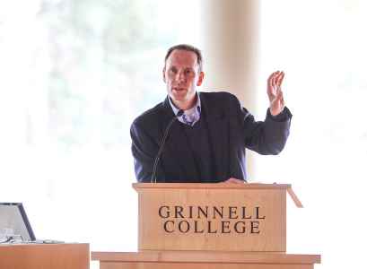 Michael Latham speaks at Inside Grinnell event in JRC 101. Photo by Aaron Juarez.
