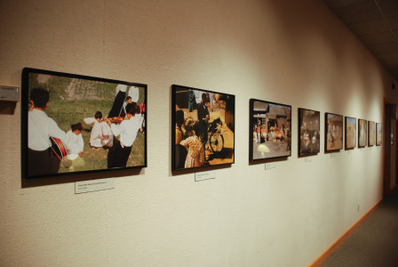 Longtime Grinnell resident Cliff Strovers explored everyday life in Korea through his photography. Photo by Mary Zheng