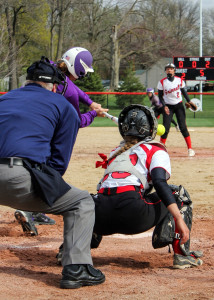 Melissa Anderson ’18 pitches versus Knox College last week. Photo by Misha Gelnarova