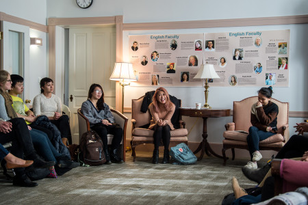 Writer and poet Jenny Zhang talks with Grinnell students about writing as a person of color in Mears Cottage. Photo by Sofi Mendez