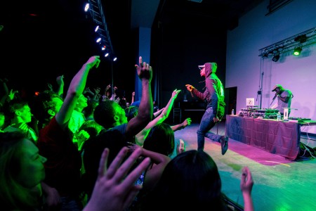 GoldLink perfromed in Harris last Friday night, May 6, to an enthusiastic crowd. Photo by Alberto Vazquez